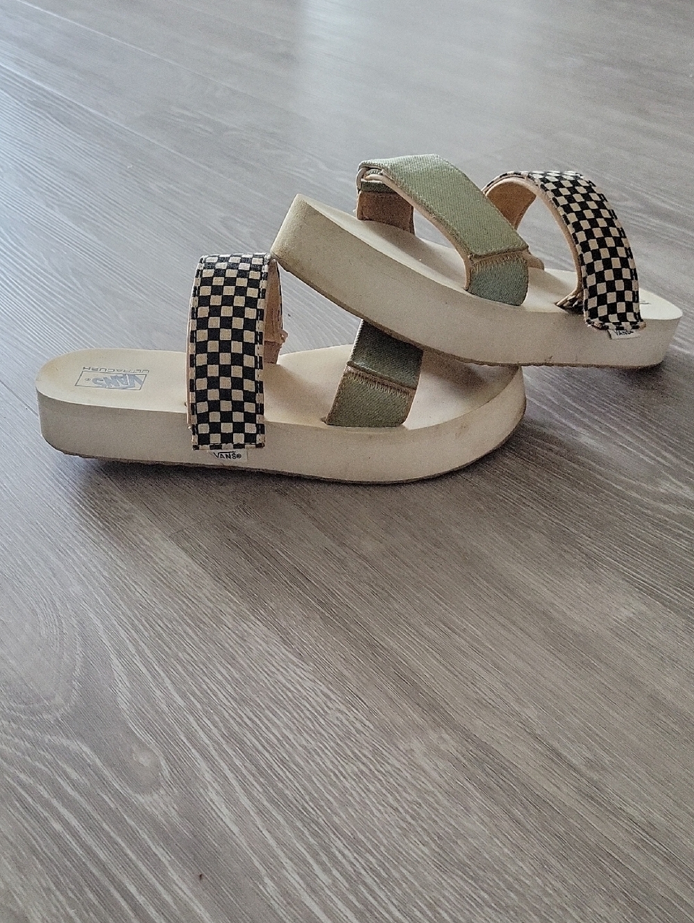 VANS Cayucas Slide Platform Sandals